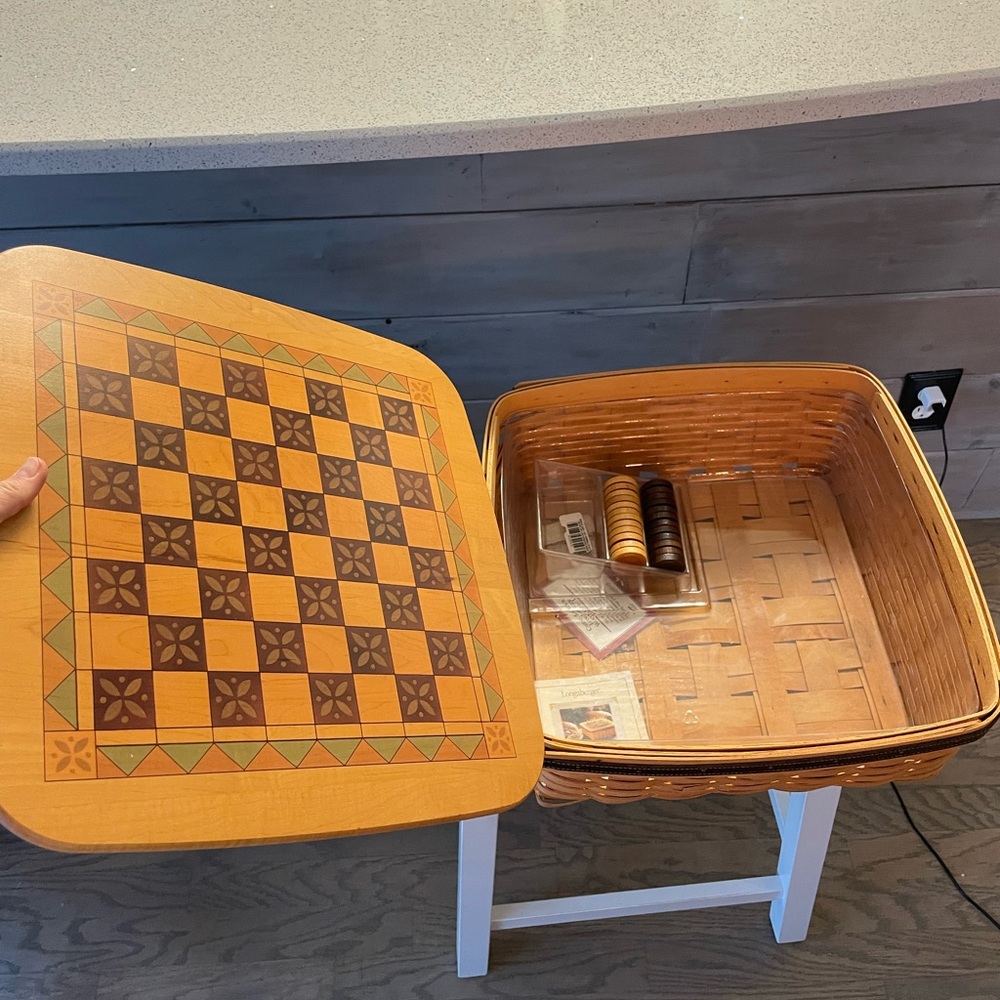 Longaberger Large checkerboard basket & Small tic tac toe basket w/ game pieces - Picture 6 of 16